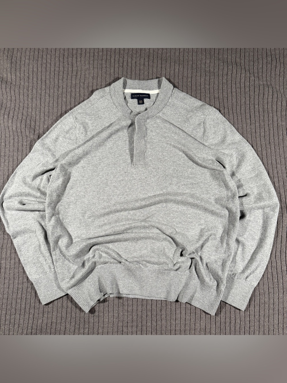 Banana Republic Henley Sweater Gray Men's M Snap Button